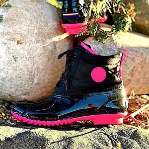 Tommy Hilfiger Haryett Black Pink Neon Utility Duck Boots